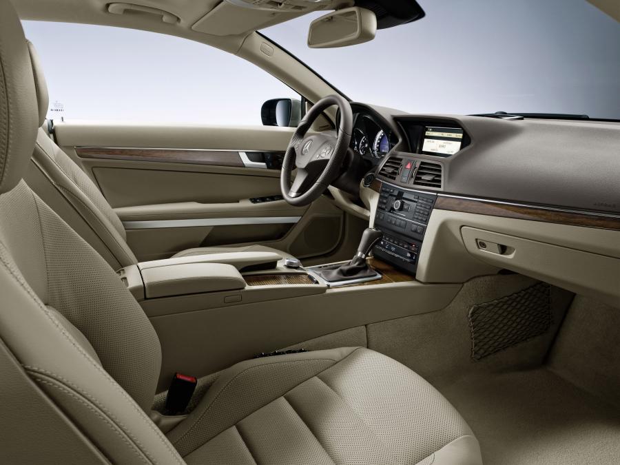 Mercedes-Benz E-Class Coupe 2010 года  (фото 72 из 84)